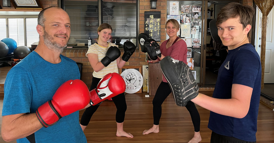 PRIVATE SELF DEFENCE TRAINING & LESSONS FOR WOMEN, MEN, CHILDREN & FAMILIES