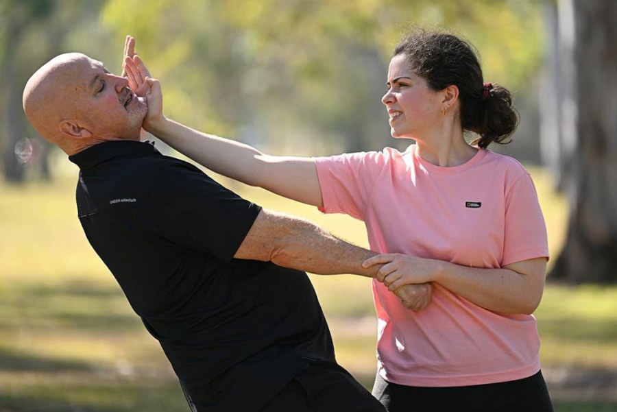 PRIVATE SELF DEFENCE TRAINING, LESSONS, CLASSES, COURSES AND PROGRAMS FOR WOMEN, MEN, CHILDREN AND FAMILIES